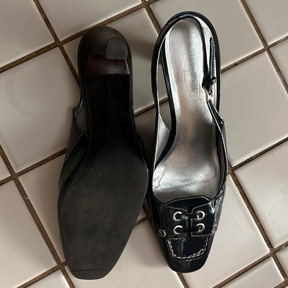 Talbot Navy Blue Heels - Picture 3 of 4